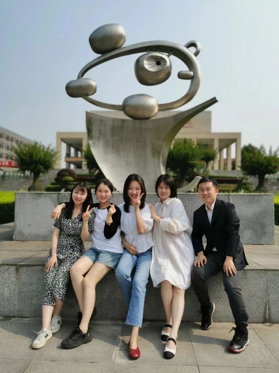 我们用力成长，我们奋发有为！
